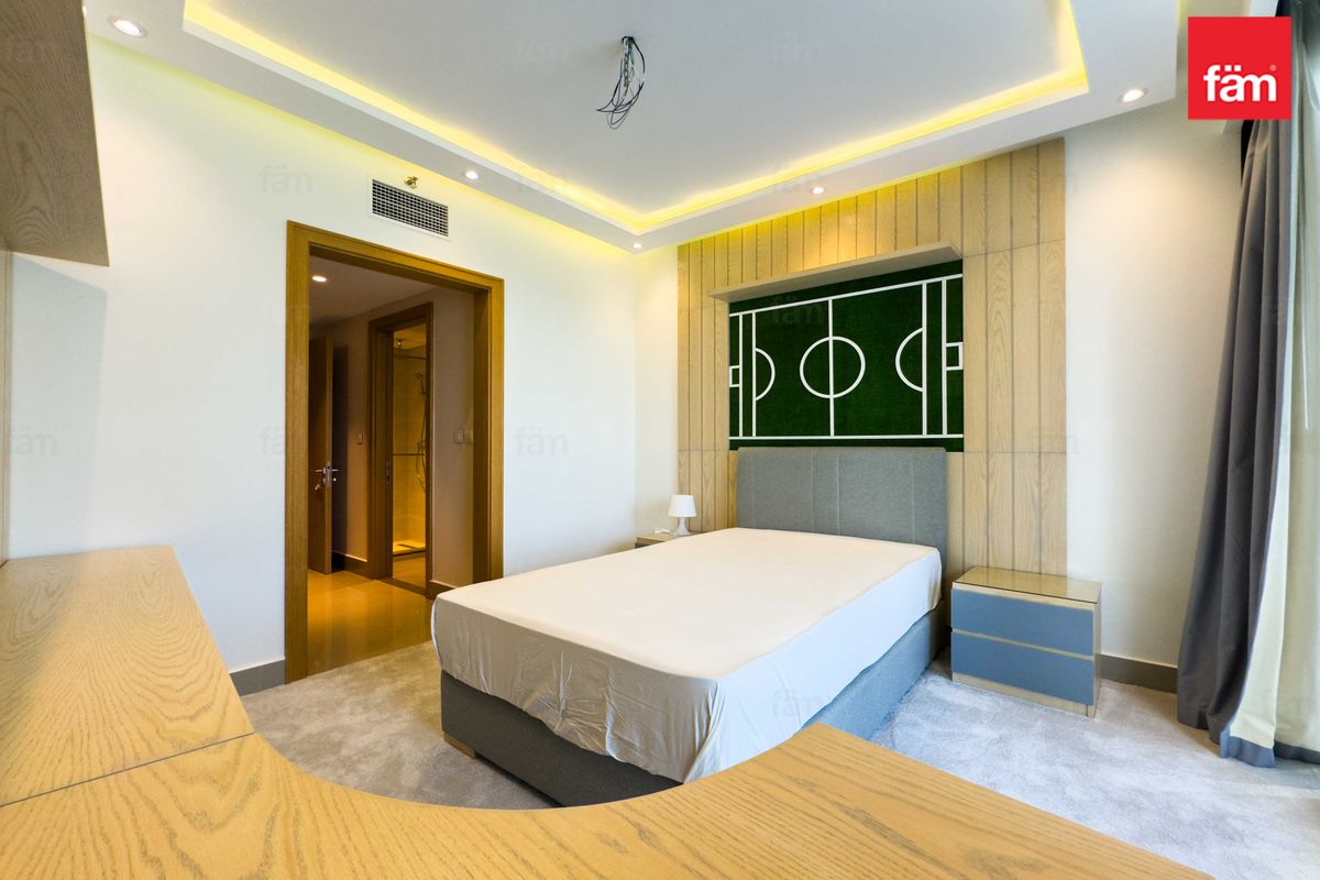 LUXURIOUSLY FURNISHED READY TO MOVE IN | BURJ VIEW-13