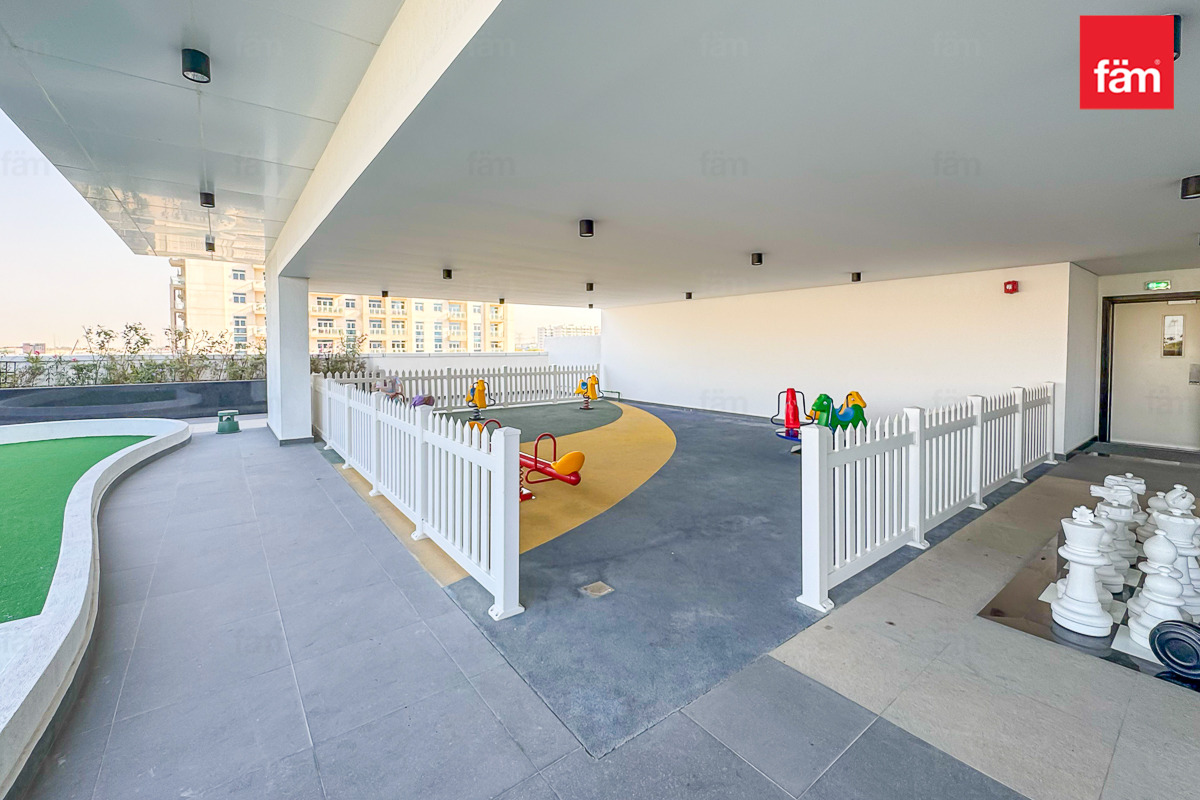 Minutes To Metro | Fitted Kitchen | High Floor-28