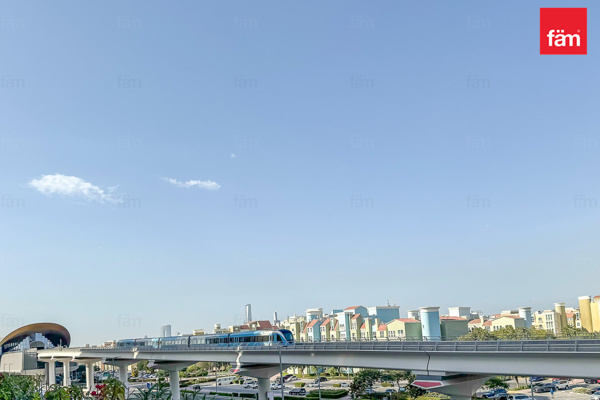 Minutes To Metro | Fitted Kitchen | High Floor-19