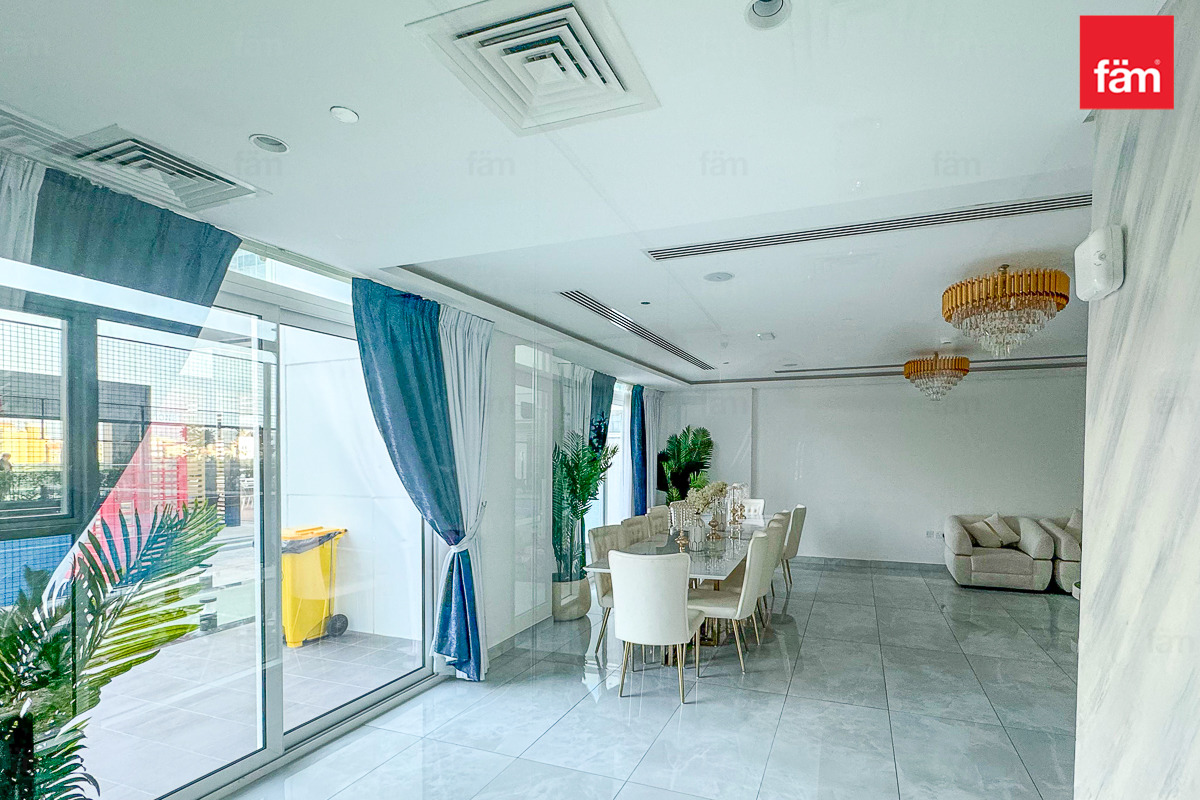 Minutes To Metro | Fitted Kitchen | High Floor-27