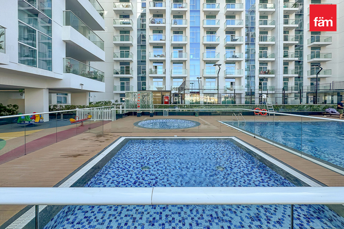 Minutes To Metro | Fitted Kitchen | High Floor-21