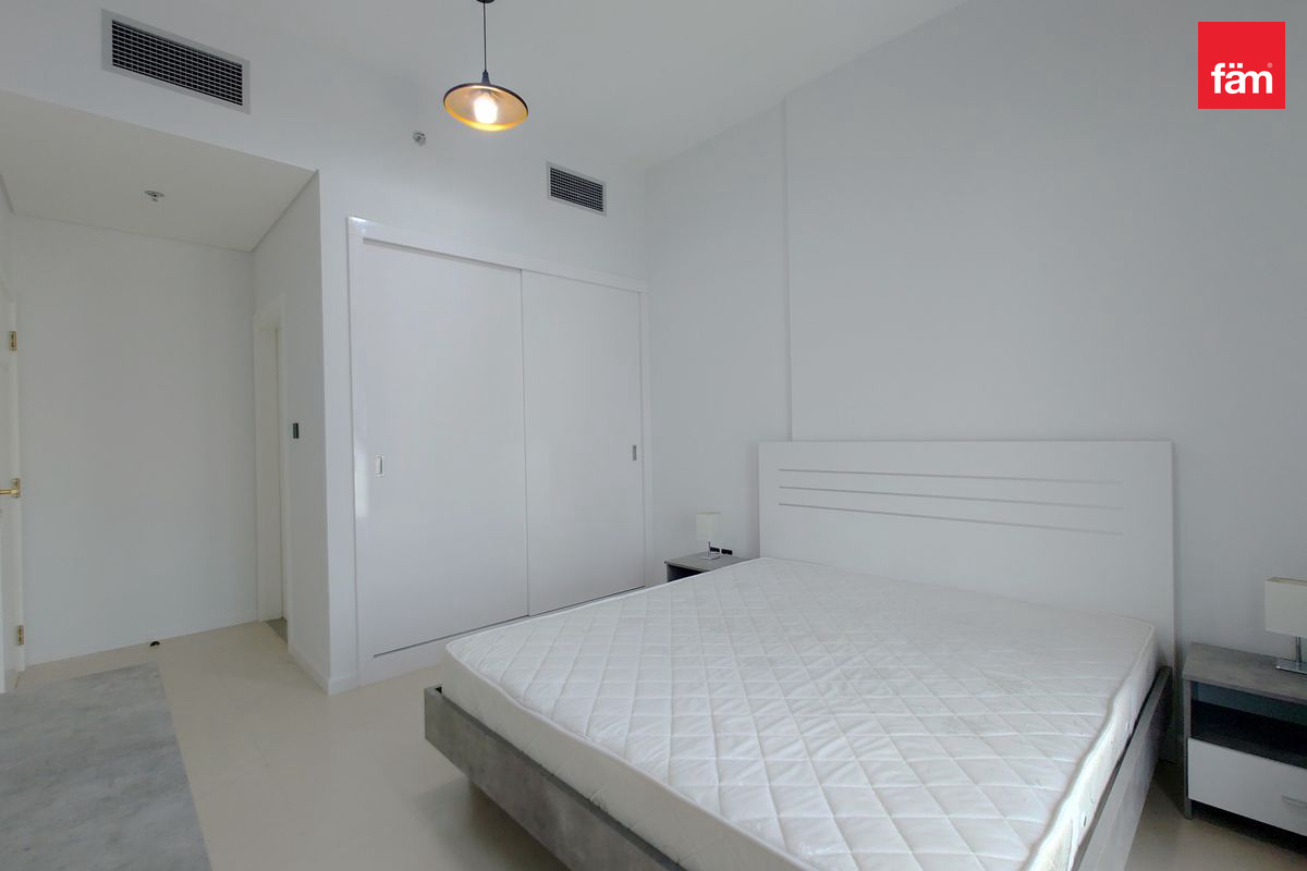 VACANT I PRIME LOCATION I FULLY FURNISHED-8