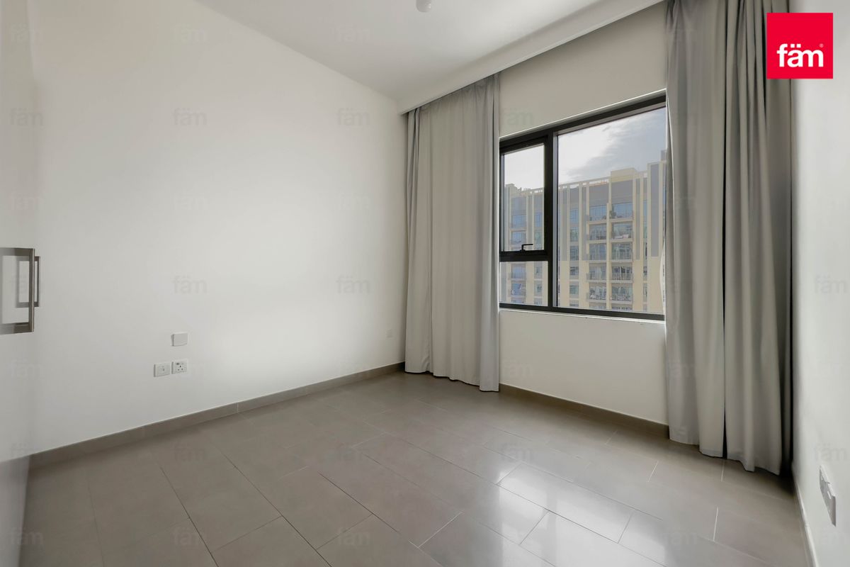 Vacant | Bright | Corner With Burj & Pool View-8