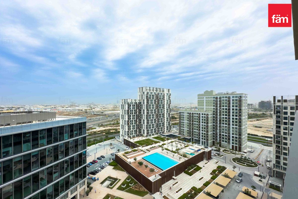 Vacant | Bright | Corner With Burj & Pool View-10