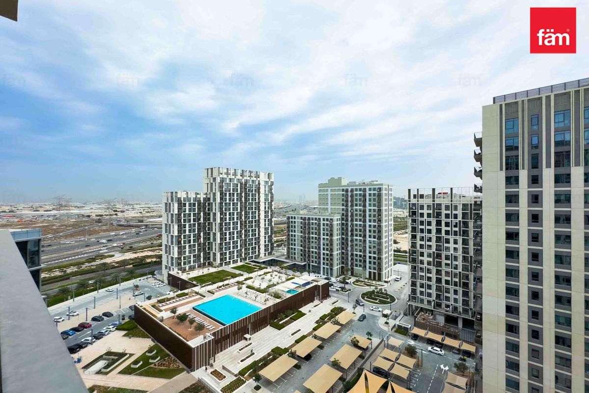 Vacant | Bright | Corner With Burj & Pool View-18