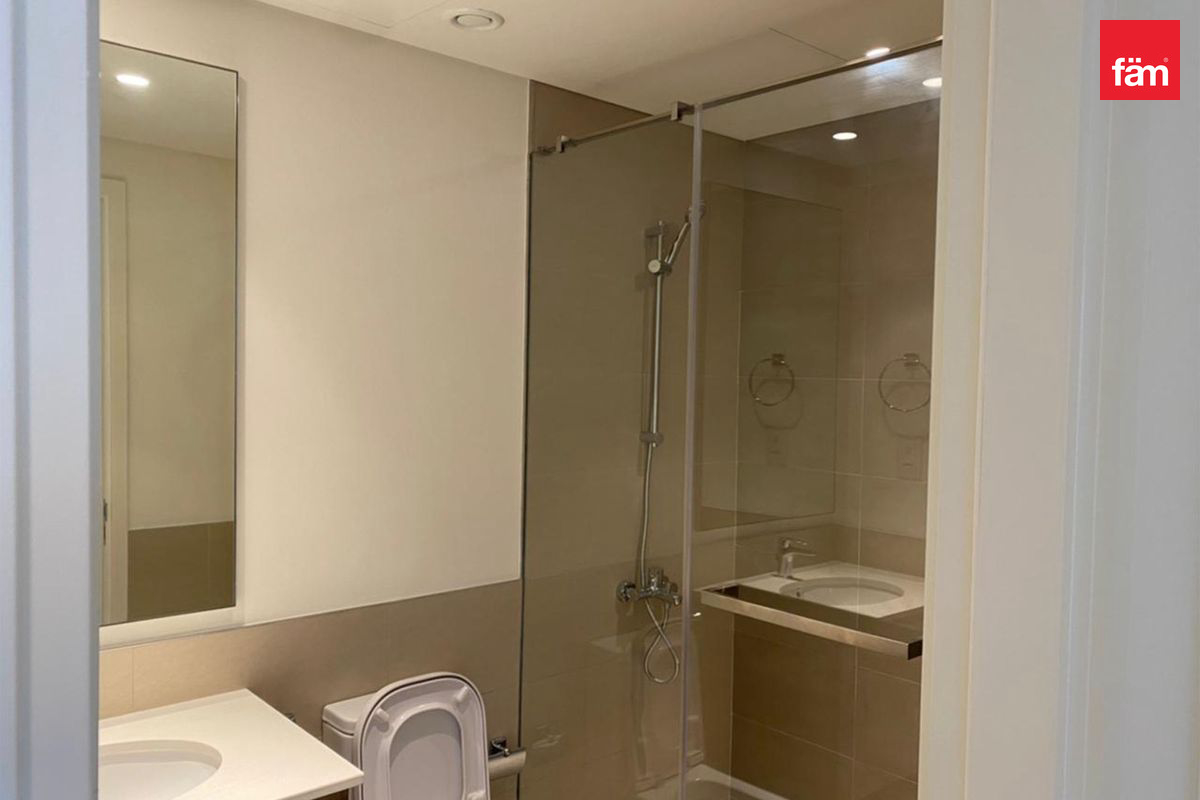 One Bedroom Unit | Mid Floor | Vacant 1st May-10