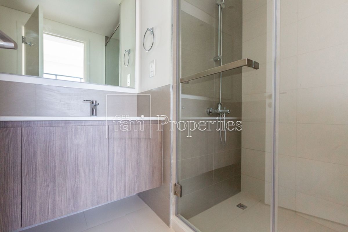 Vacant  | Corner unit | Negotiable |-9