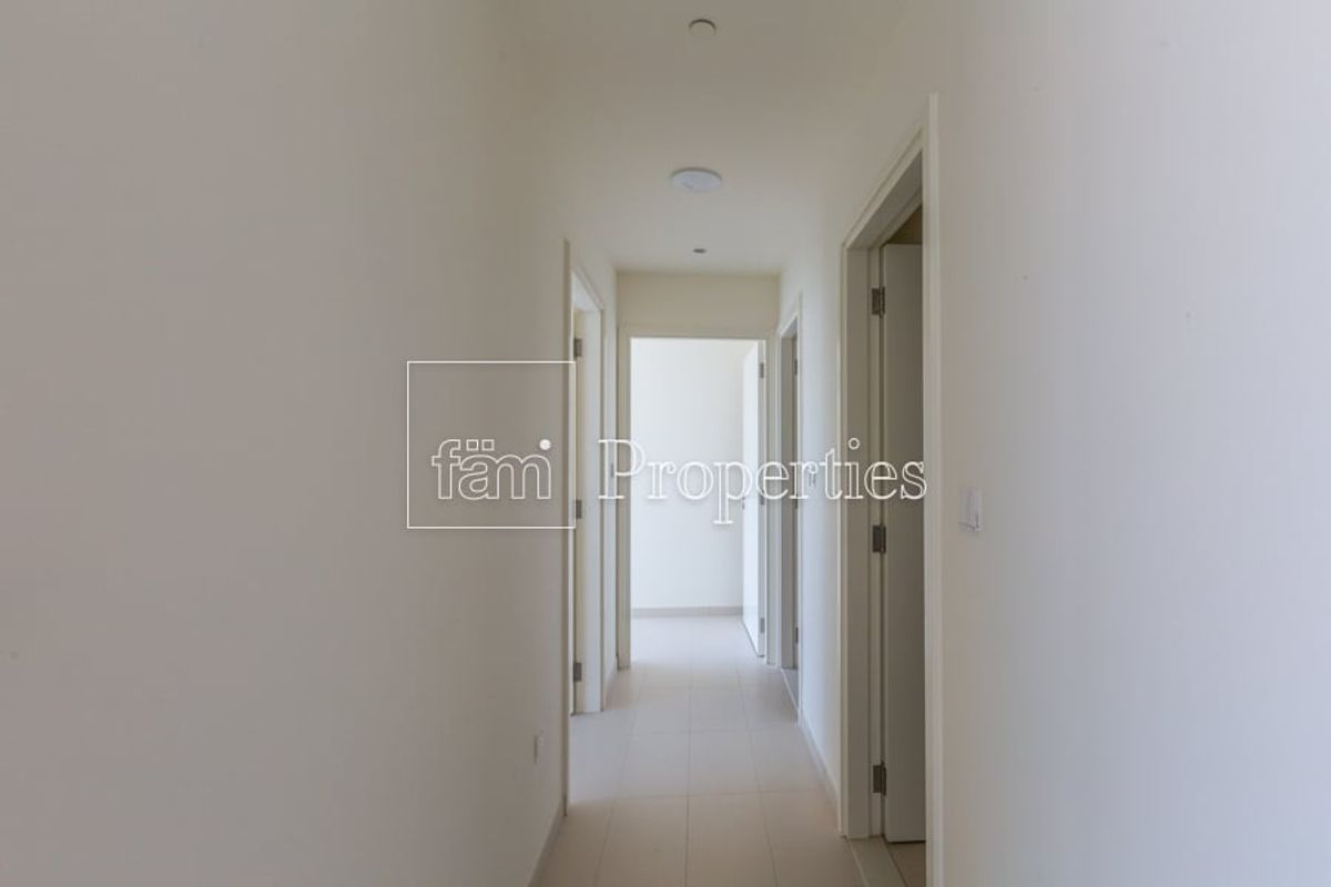 Vacant  | Corner unit | Negotiable |-7
