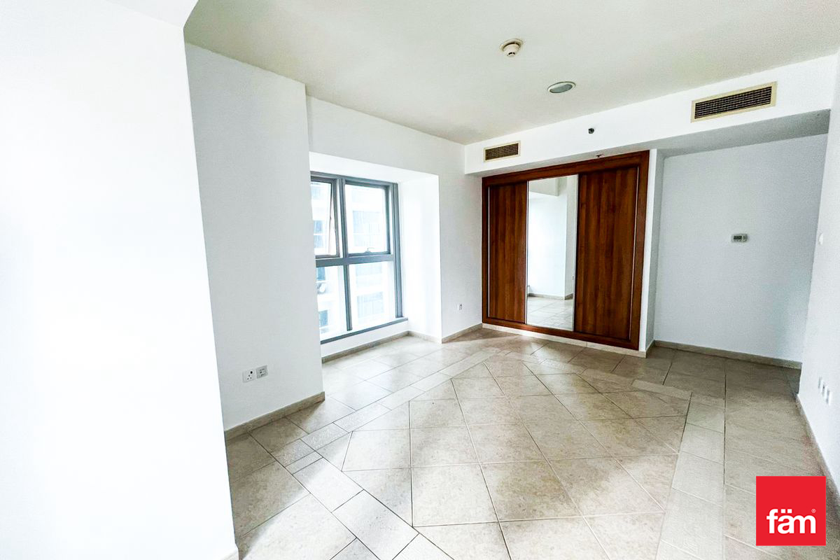 Price 1,600,000 AED 2 Bedroom Apartment for Sale in Princess Tower