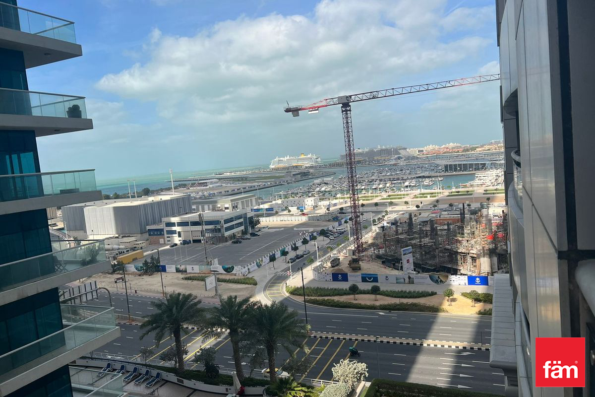 Price 1,600,000 AED 2 Bedroom Apartment for Sale in Princess Tower