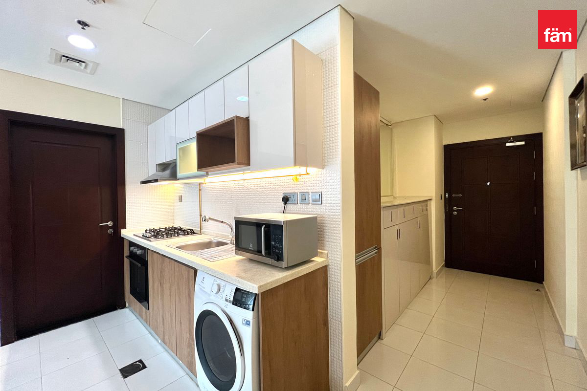 Pool View | Renovated | Brand new condition-10