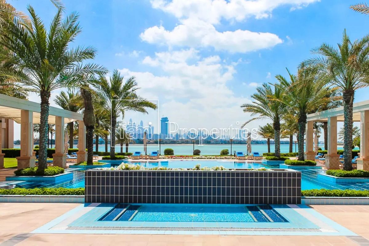 Luxury 3 BR apartment | Pool access | Furnished-0