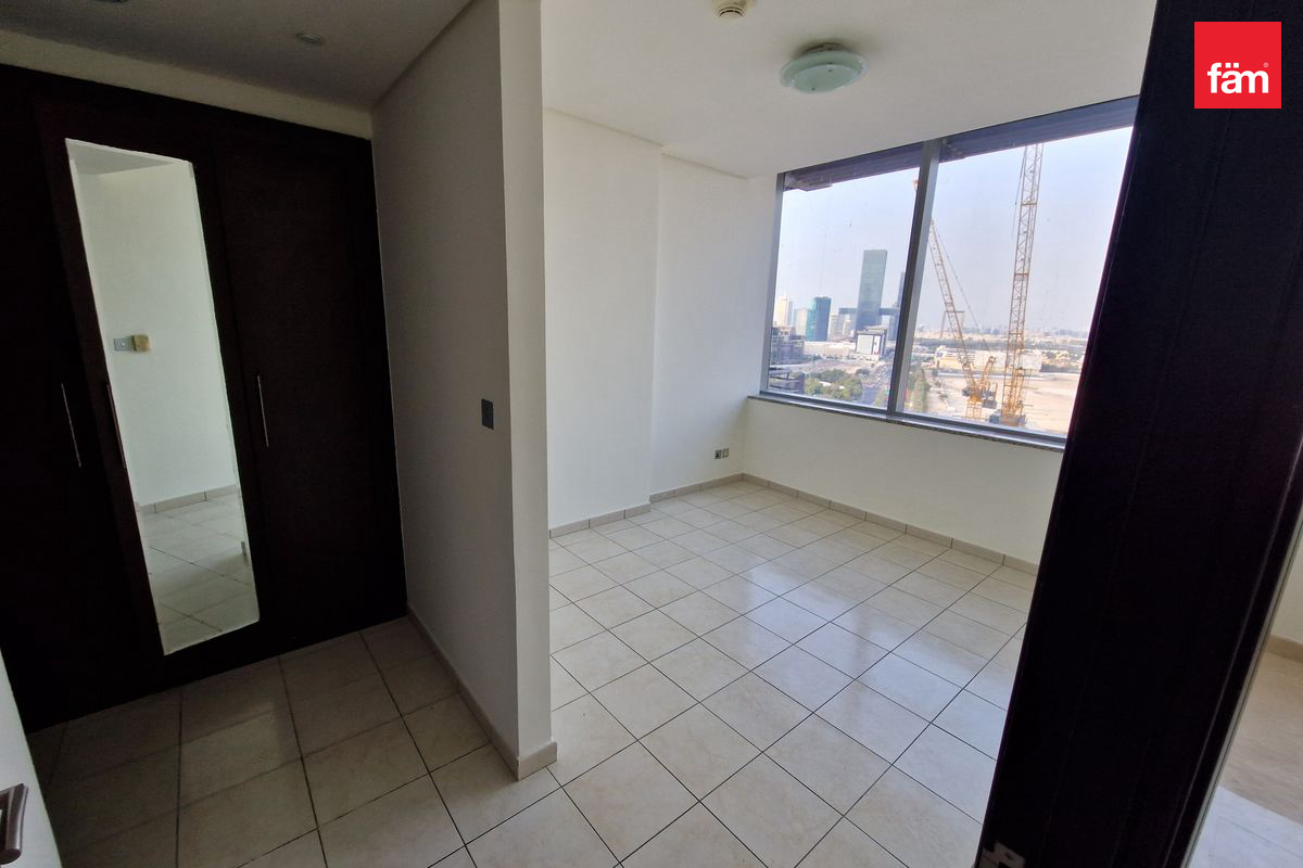 Vacant | Duplex | Midfloor| Ready to move in.-8