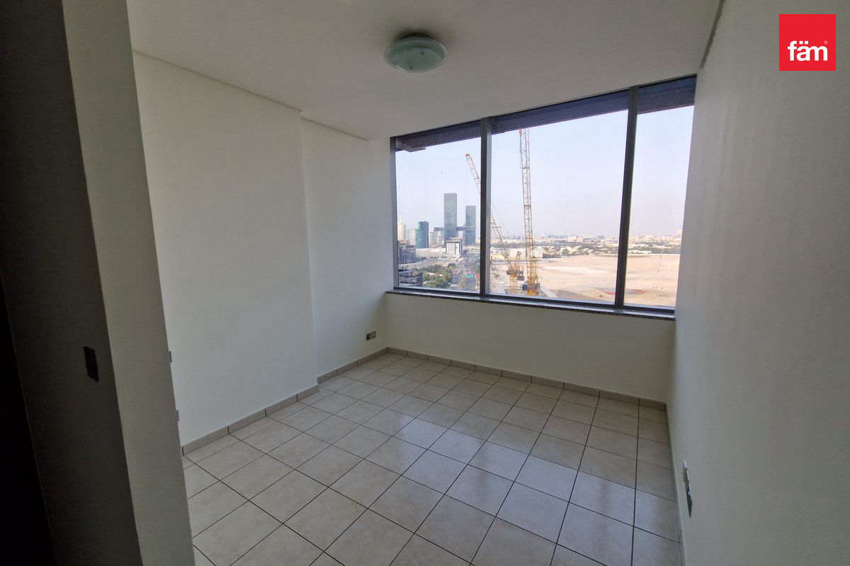 Vacant | Duplex | Midfloor| Ready to move in.-7