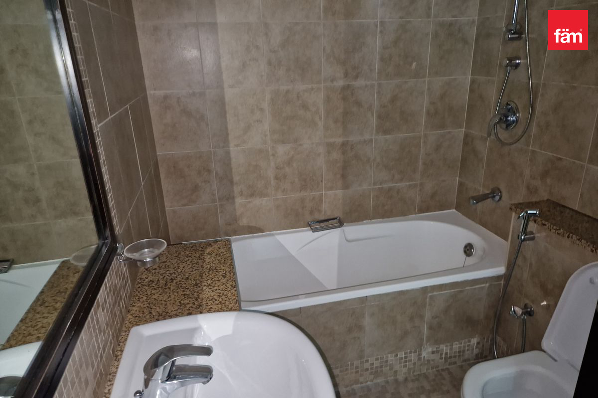Vacant | Duplex | Midfloor| Ready to move in.-12