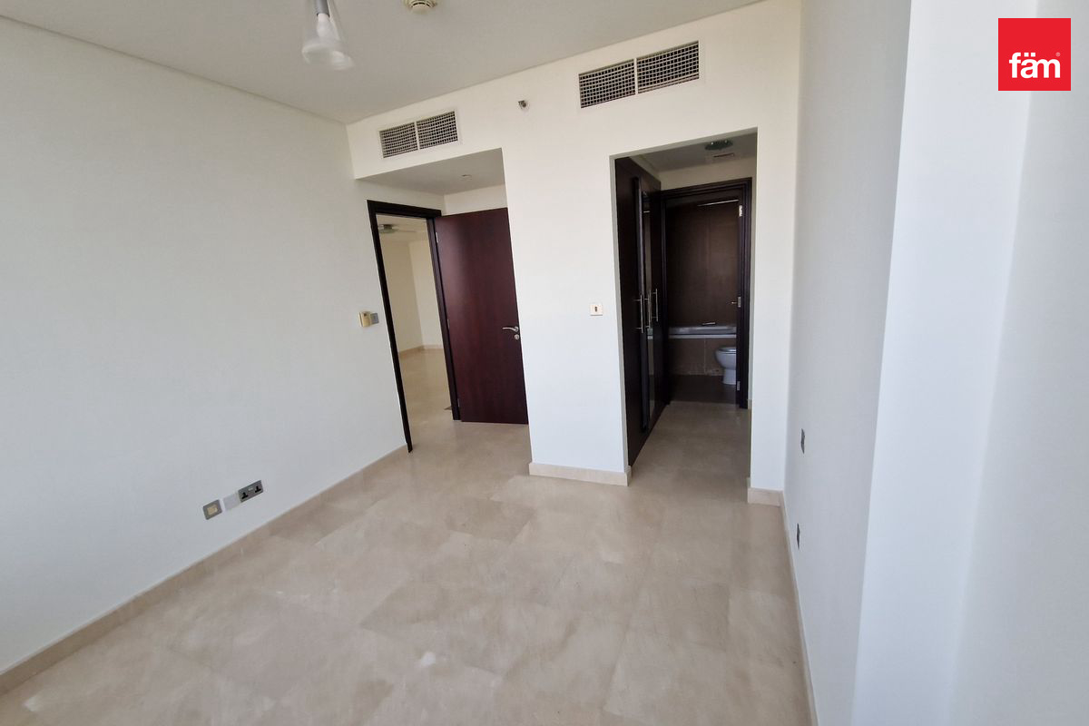 Vacant | Duplex | Midfloor| Ready to move in.-9