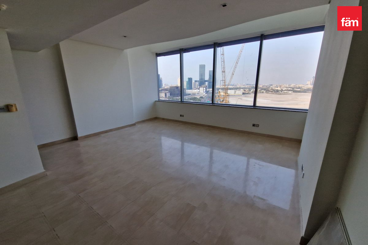 Vacant | 1bdr Duplex | Trade Centre View-8