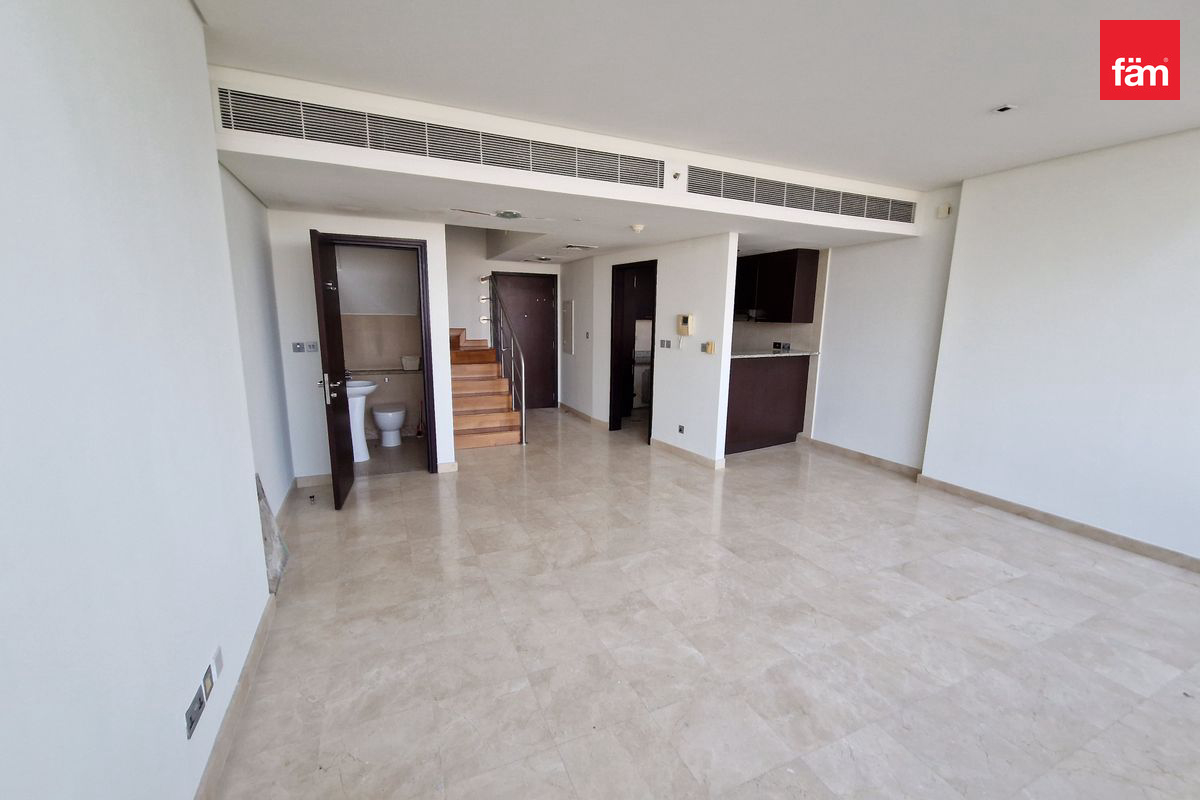 Vacant | 1bdr Duplex | Trade Centre View-6