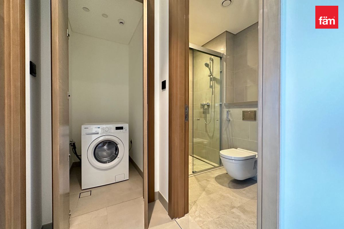 Unfurnished | Lagoon and Amenities View-12