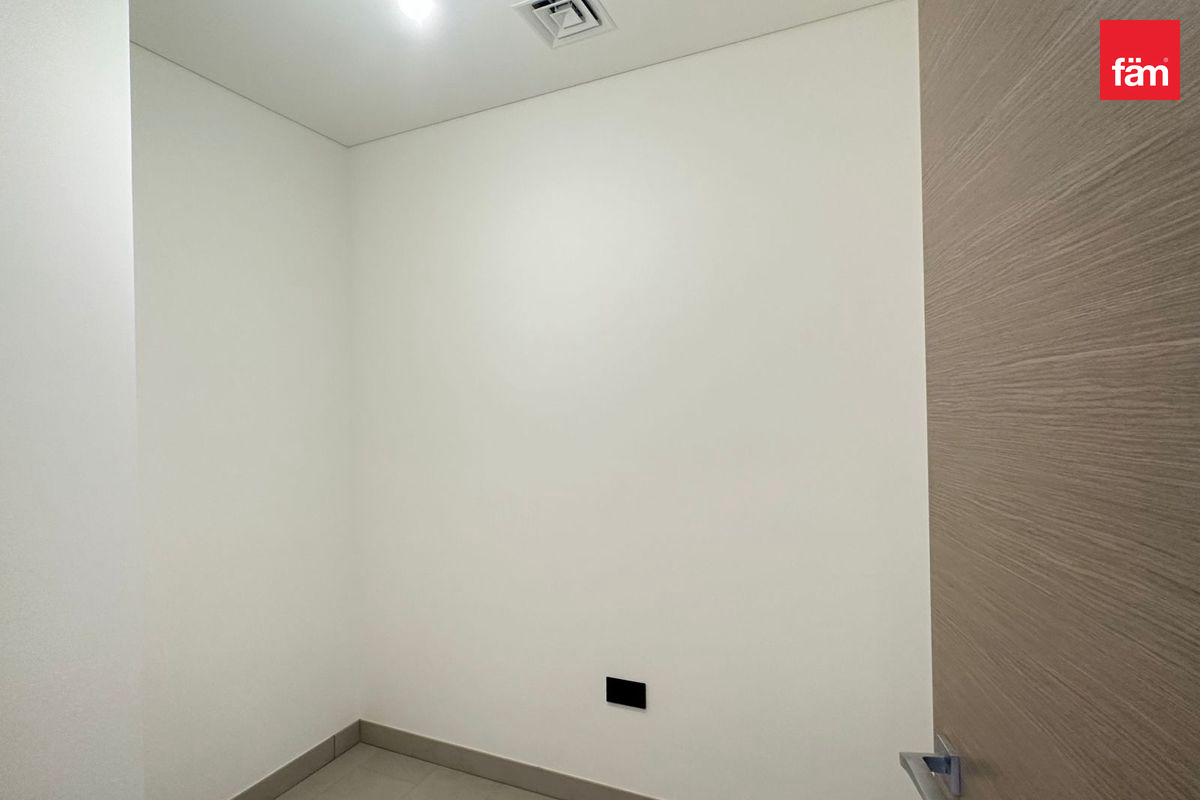 Unfurnished | Lagoon and Amenities View-11