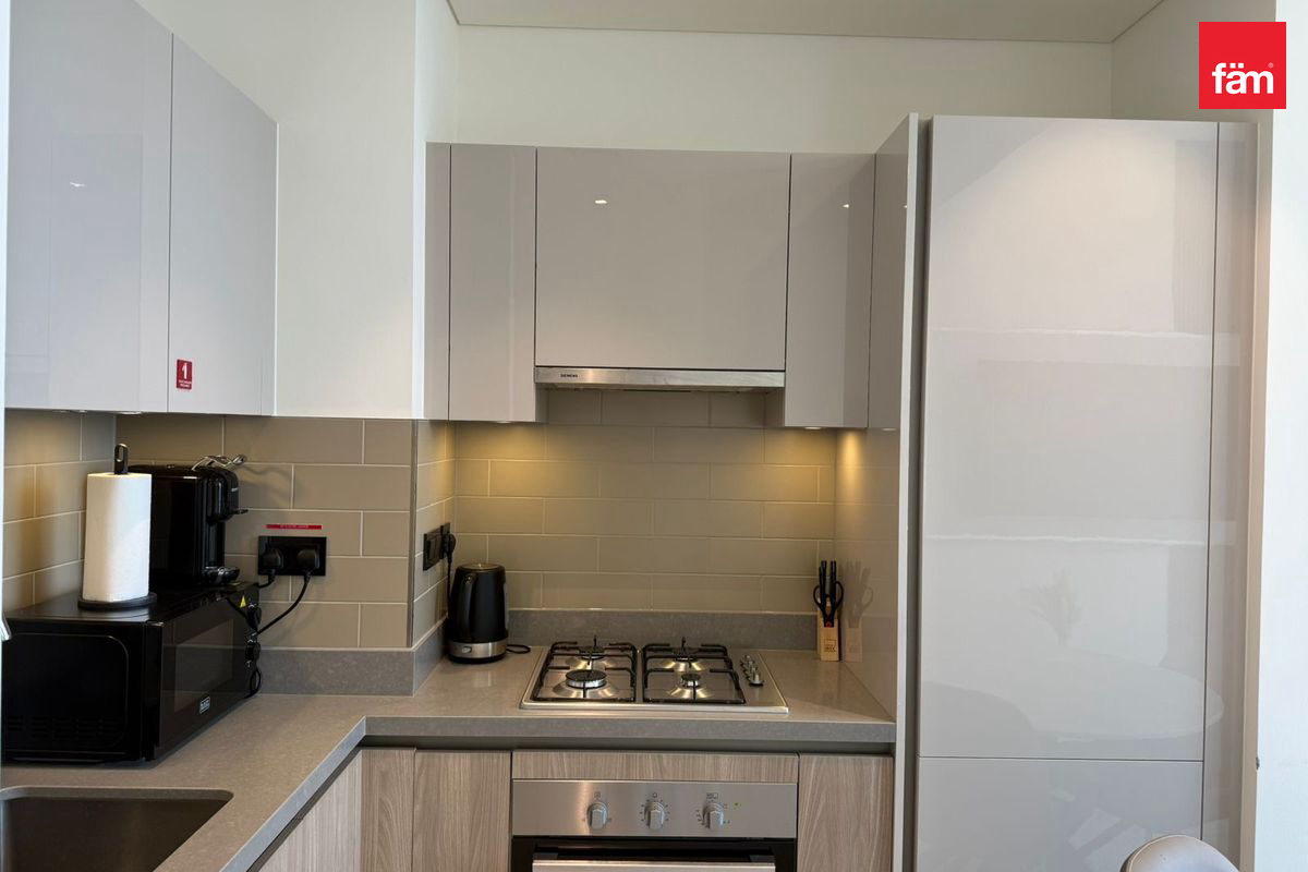 Lagoon View | High Floor | 1 Bed plus Study-8