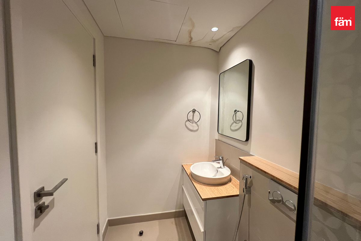 Prime Location | Vacant | Good ROI-8