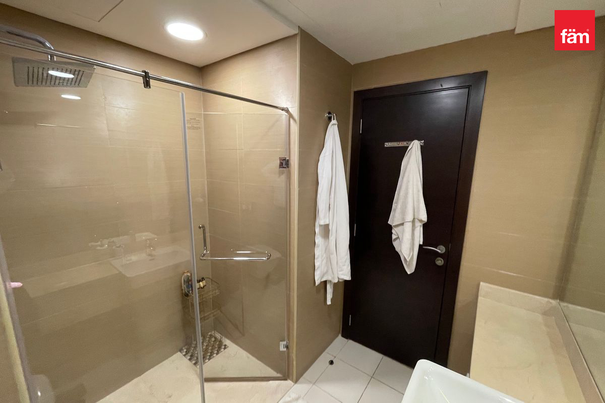 VACANT / FURNISHED / MARINA VIEW / BEST LOCATION-11