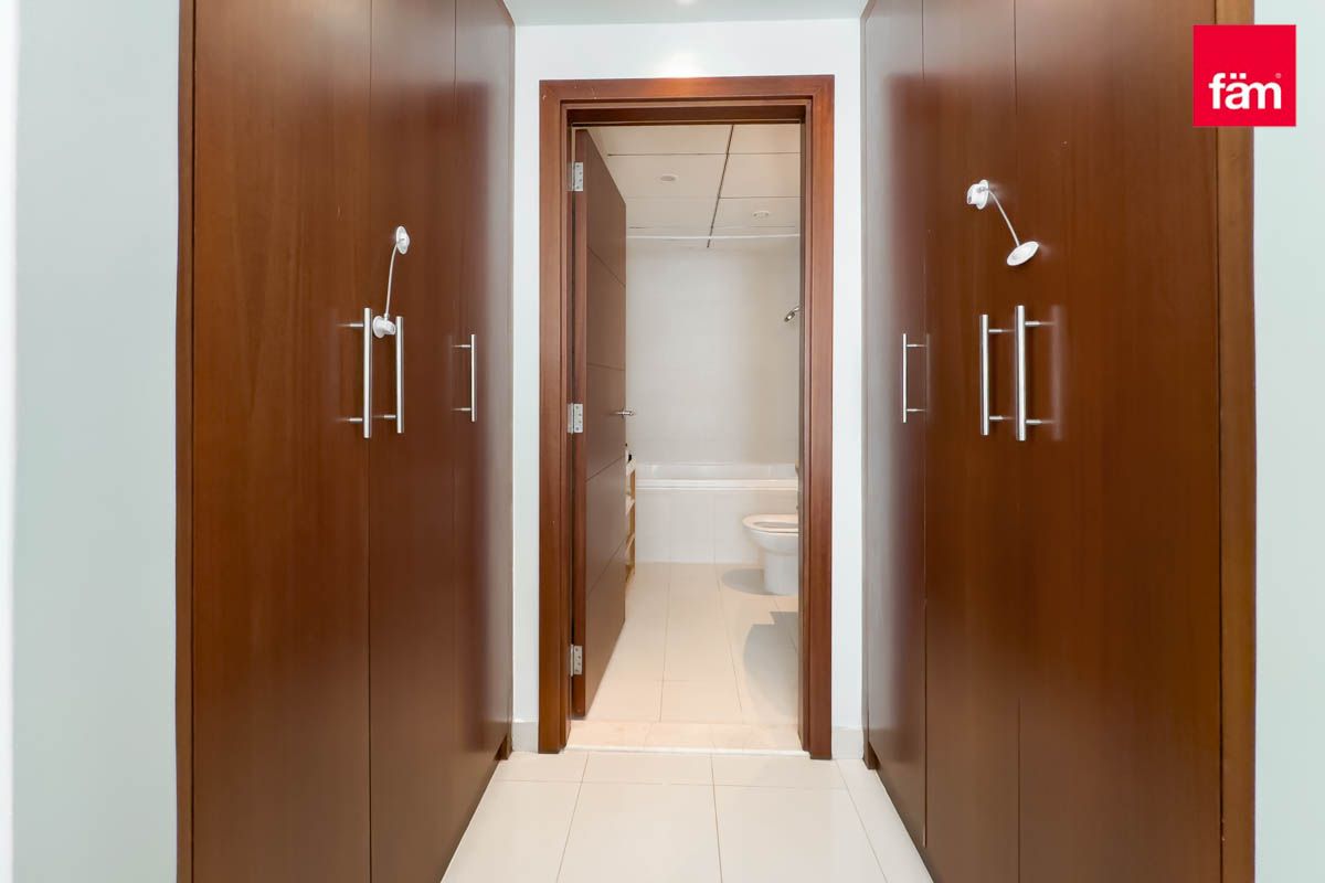 Furnished | Emaar | 2 Bathrooms | Closed Kitchen-9