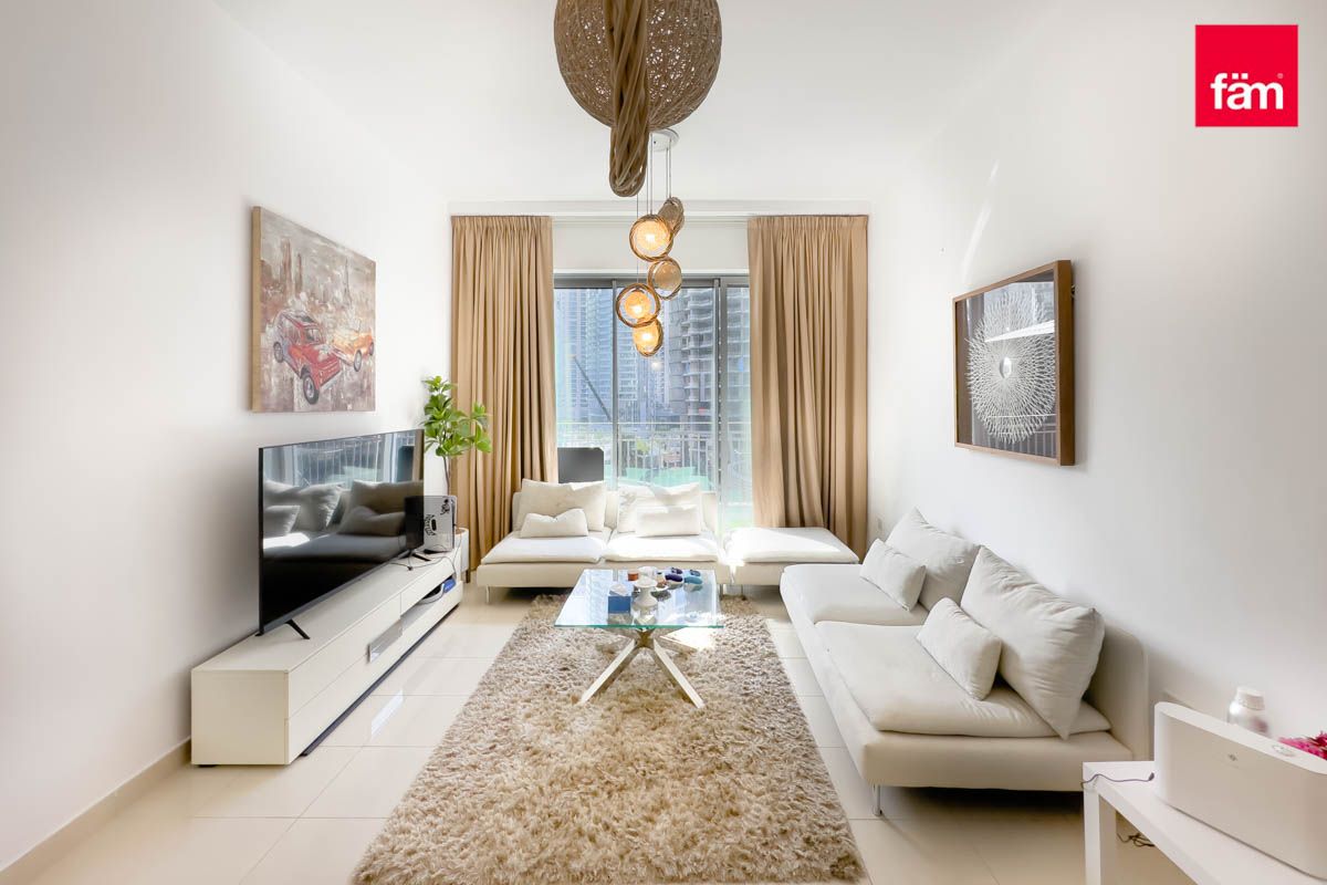 Furnished | Emaar | 2 Bathrooms | Closed Kitchen-12