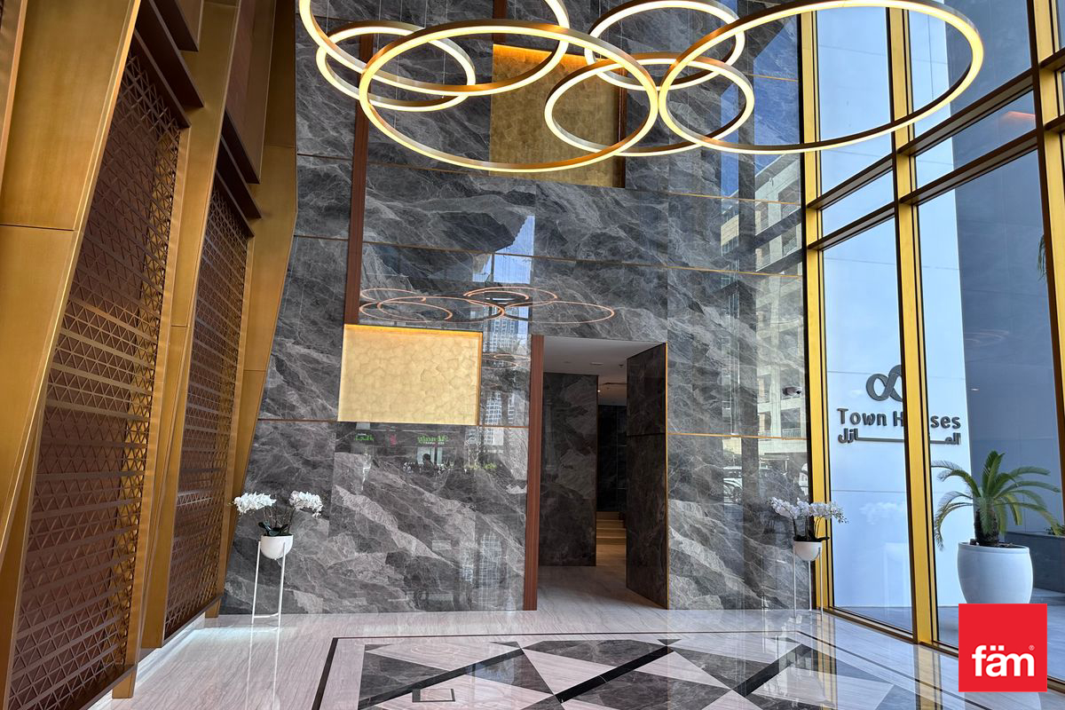 Price 2,499,000 AED 1 Bedroom Apartment for Sale in Stella Maris