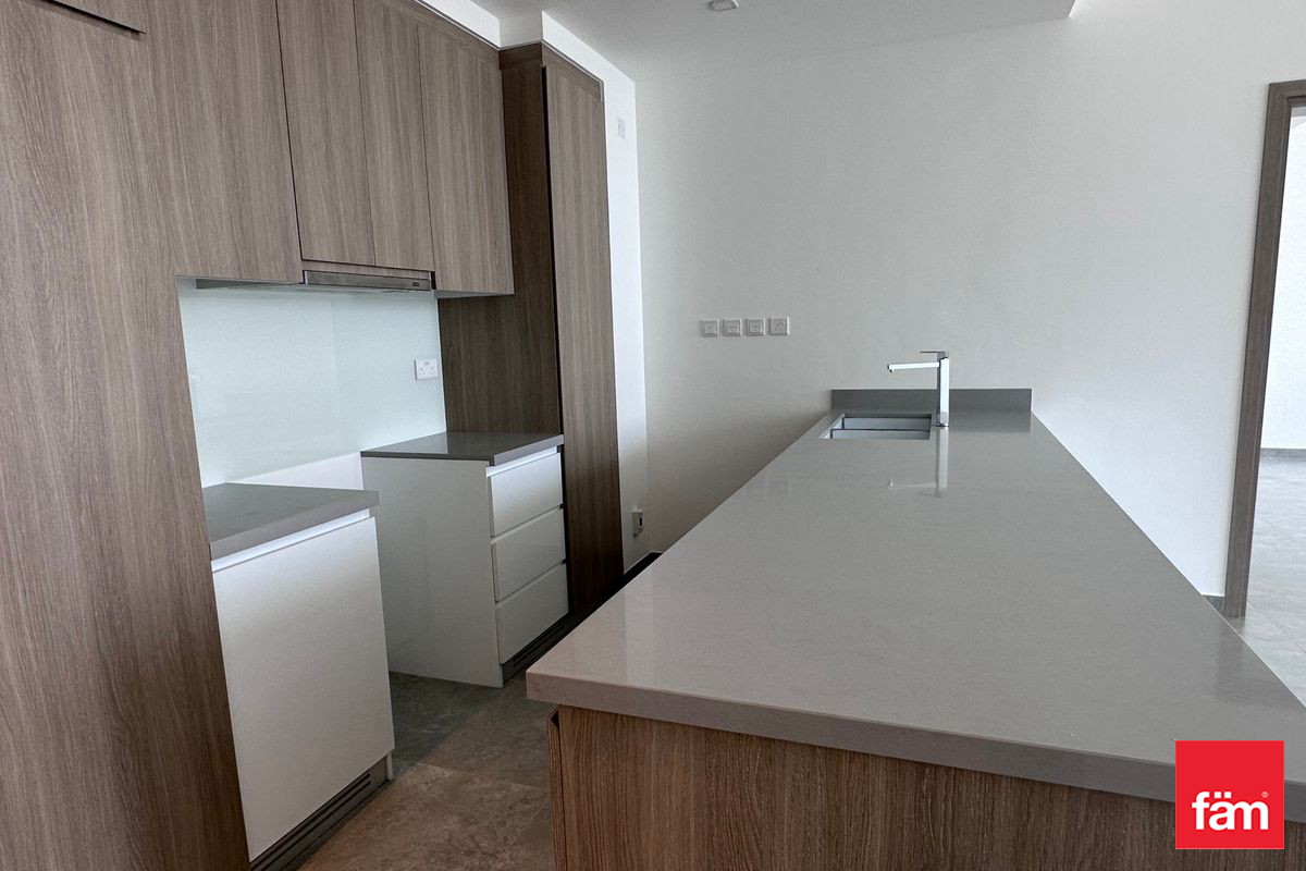 Price 2,499,000 AED 1 Bedroom Apartment for Sale in Stella Maris