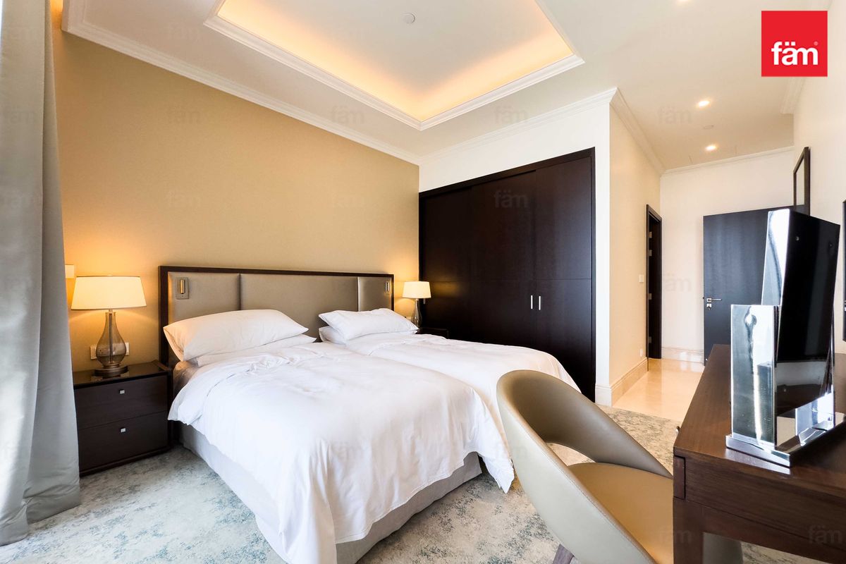4 Bedroom Penthouse |  Direct Access to Dubai Mall-24