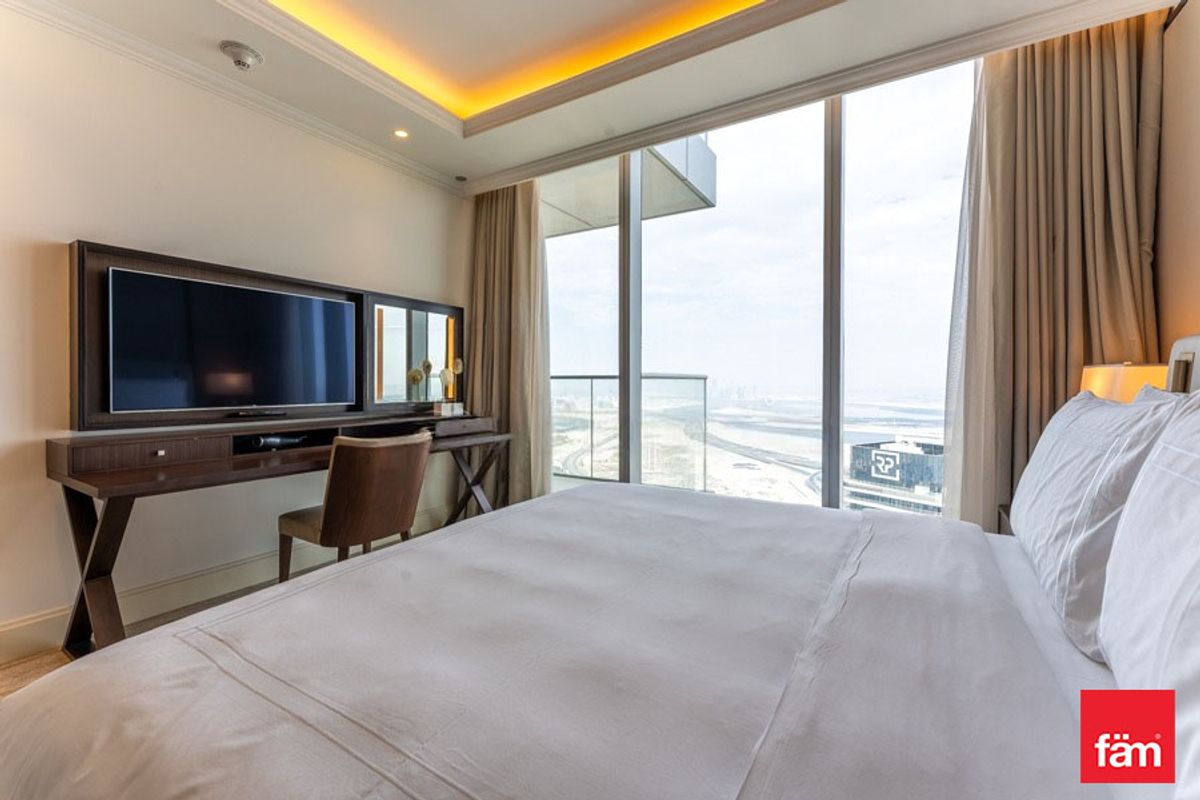 Canal View | High-Floor | Fully Furnished-17
