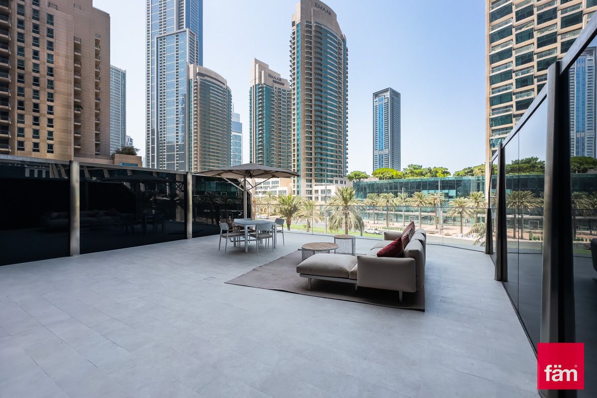 Vacant Furnished Unit with Terrace in Prime Area-20