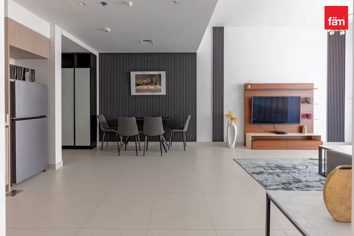 Upgraded High floor 1 bdr with water view-7