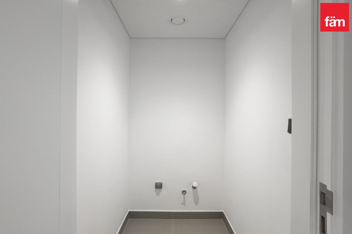 Spacious 1 bedroom  I Amazing Views-9