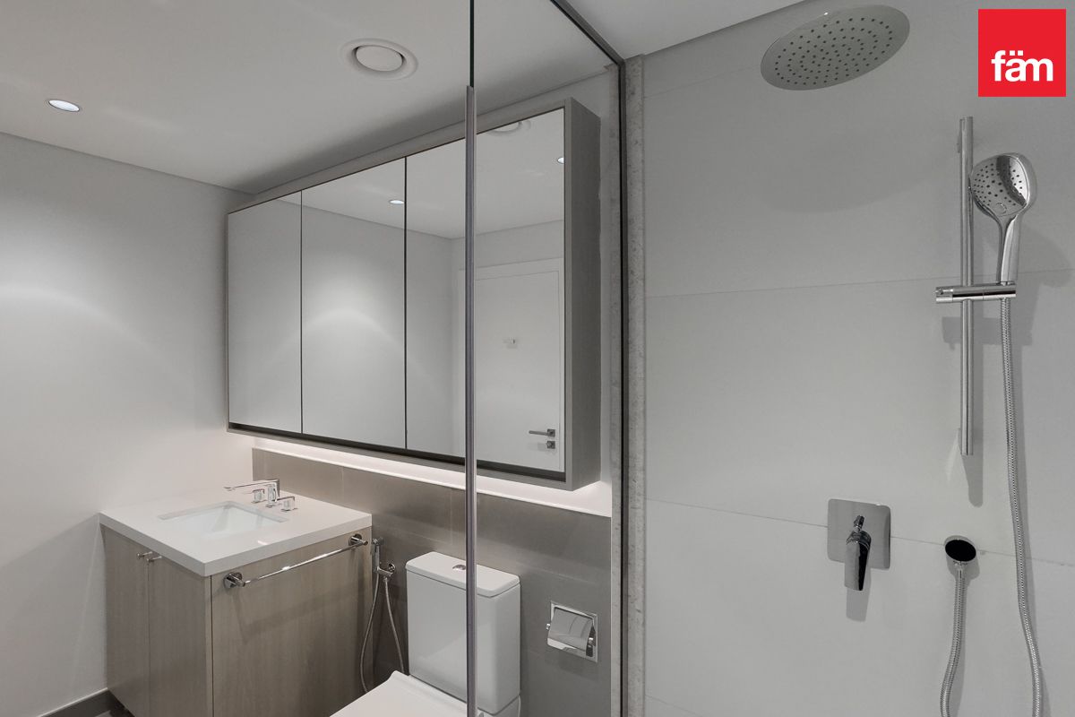 Spacious 1 bedroom  I Amazing Views-12