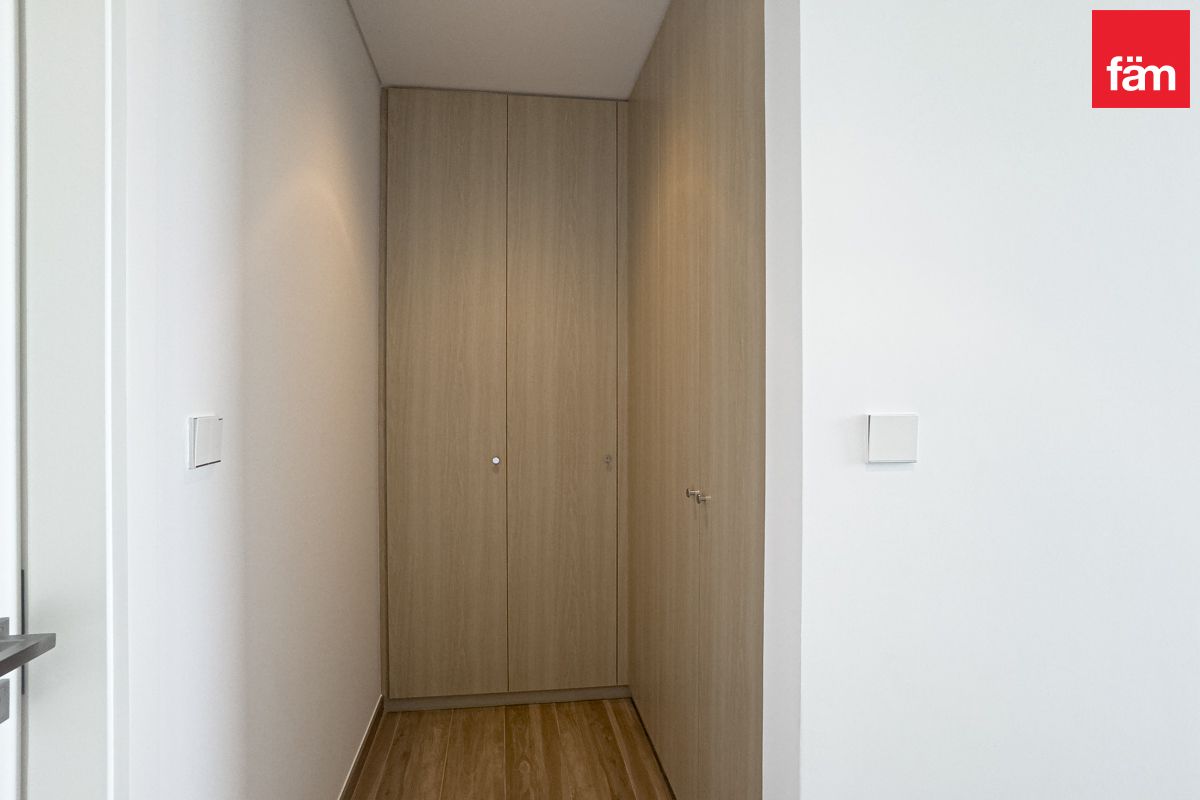 Spacious 1 bedroom  I Amazing Views-13