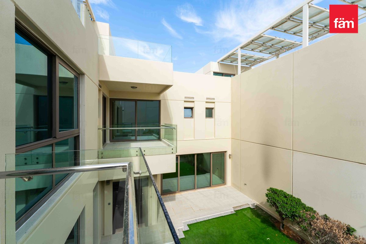 4 bedroom Villa for sale in The Sustainable City.-28