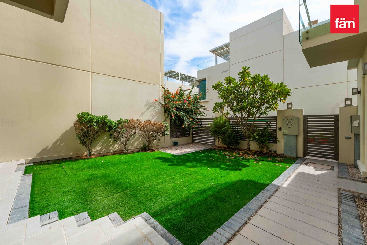 4 bedroom Villa for sale in The Sustainable City.-27