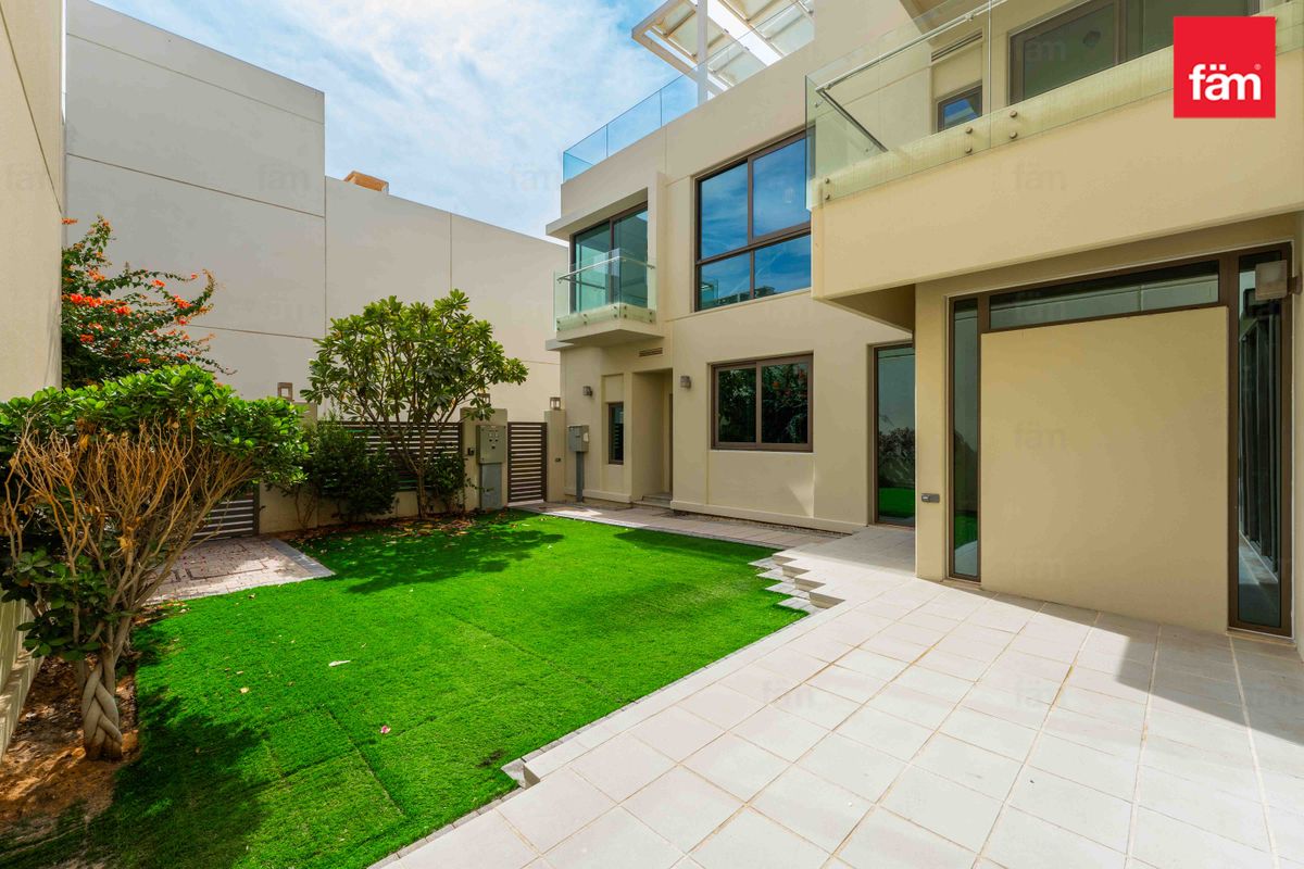 4 bedroom Villa for sale in The Sustainable City.-26