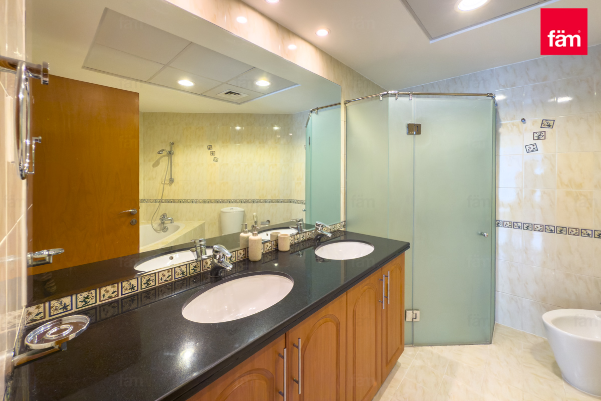 Fully Furnished | Spacious Living Room | Mid Floor-24