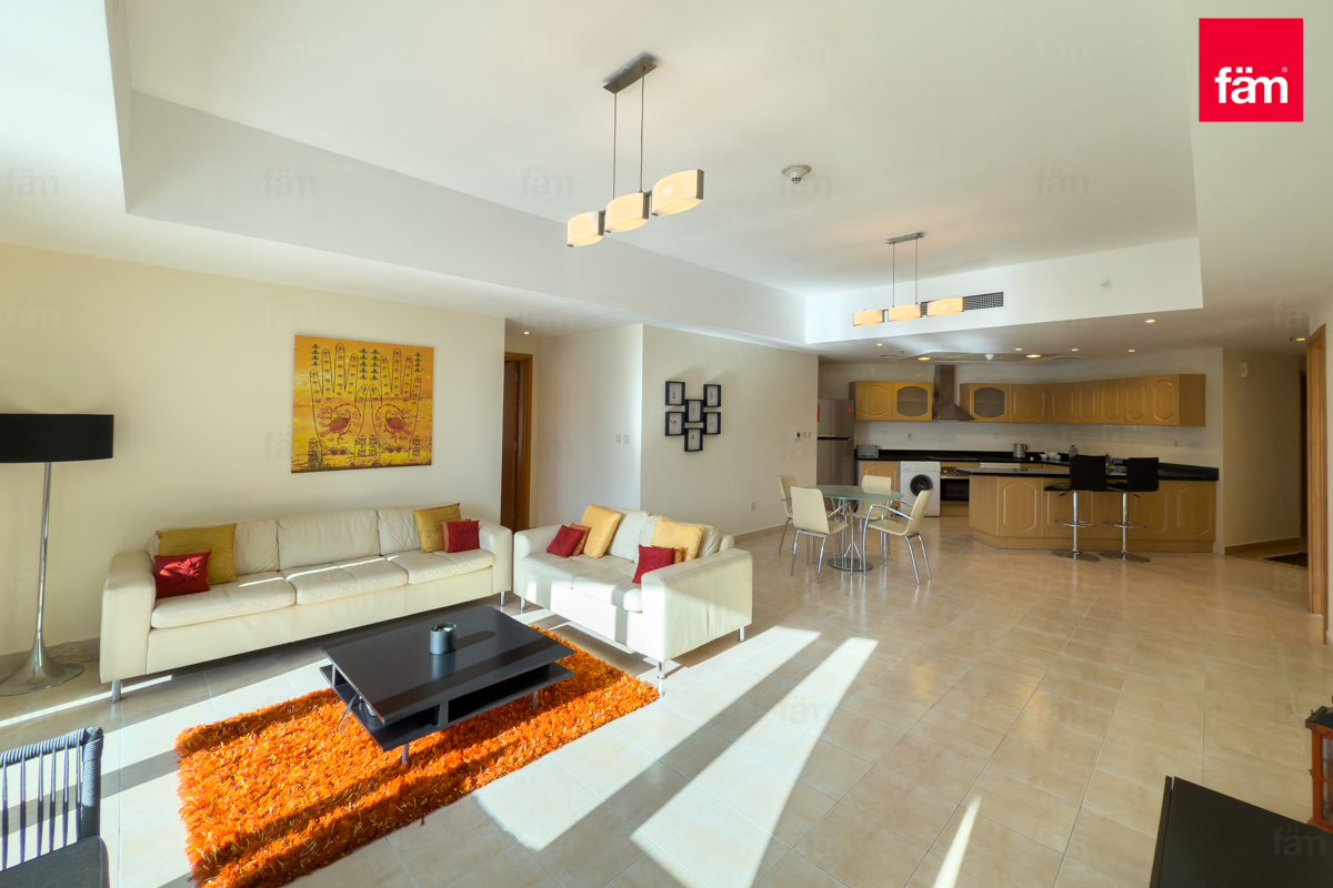 Fully Furnished | Spacious Living Room | Mid Floor-4