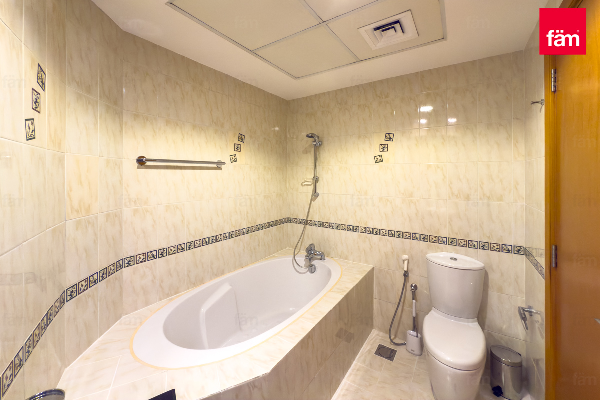 Fully Furnished | Spacious Living Room | Mid Floor-23