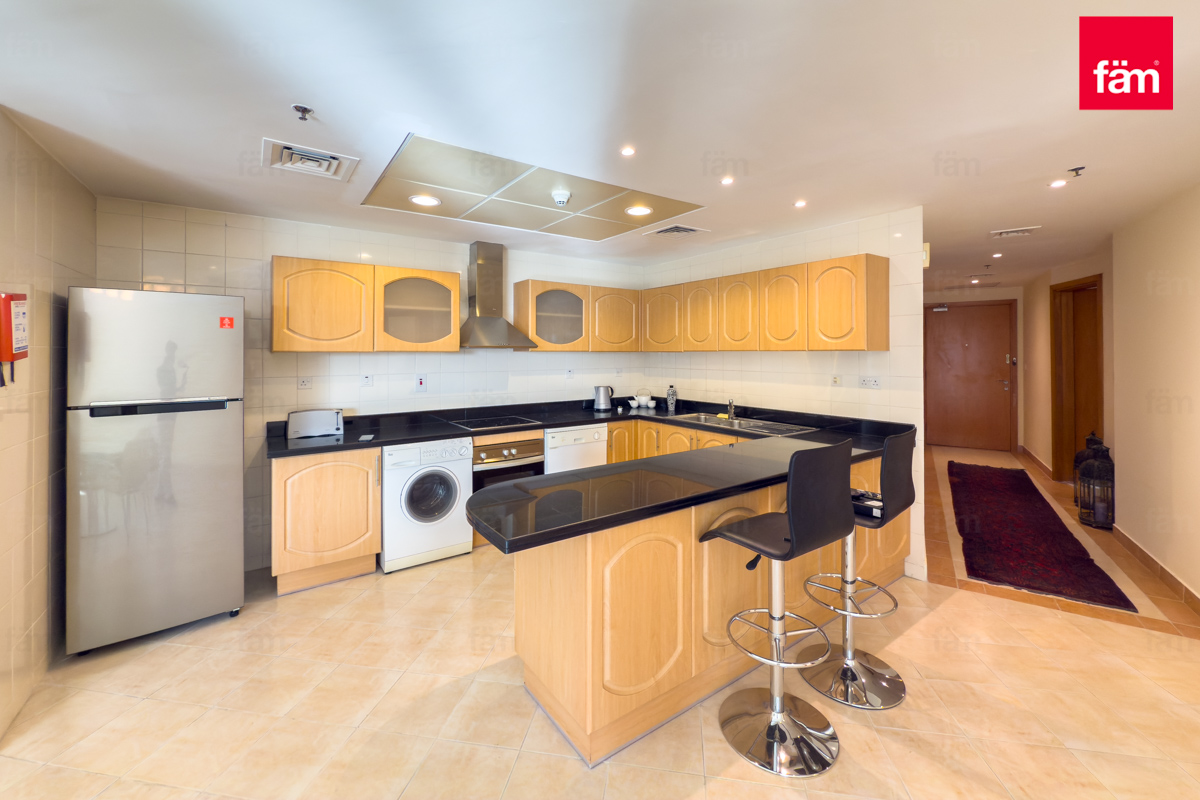 Fully Furnished | Spacious Living Room | Mid Floor-12