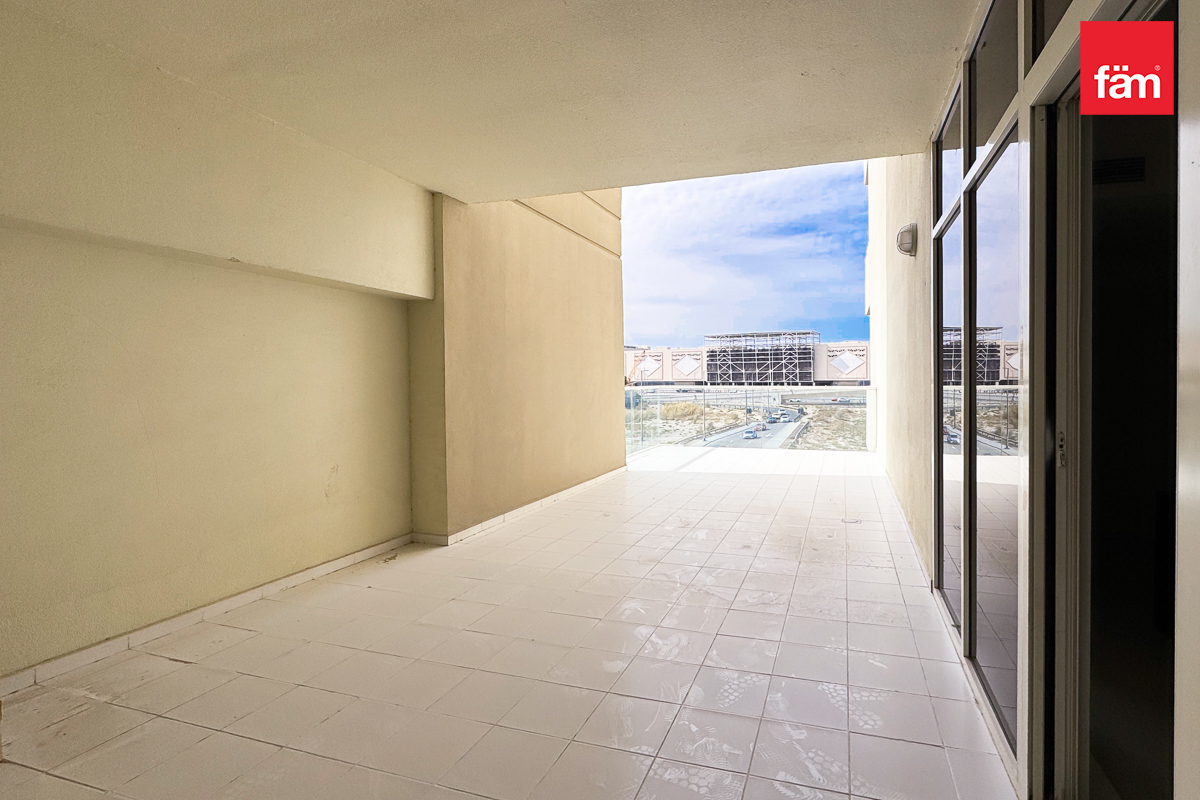 Luxurious apt with serviced amenities-8