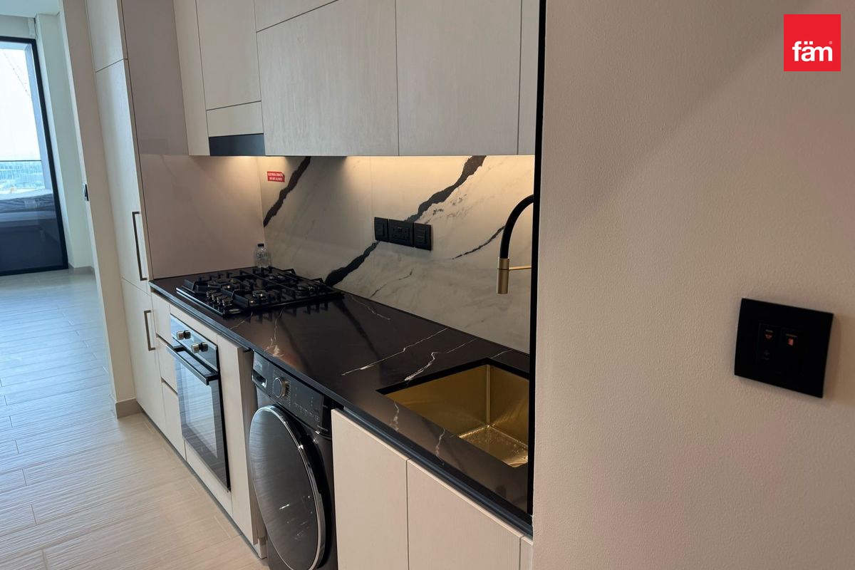 High Floor | Multiple Units | Prime Location-6