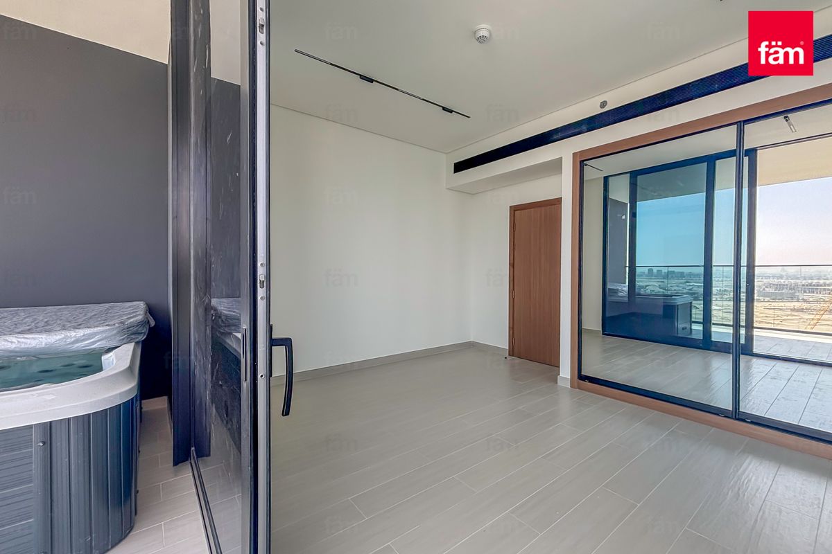 Multiple Options | Luxurious | High Floor | Vacant-13