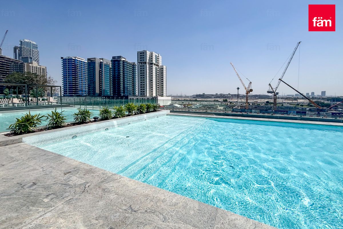 Multiple Options | Luxurious | High Floor | Vacant-16