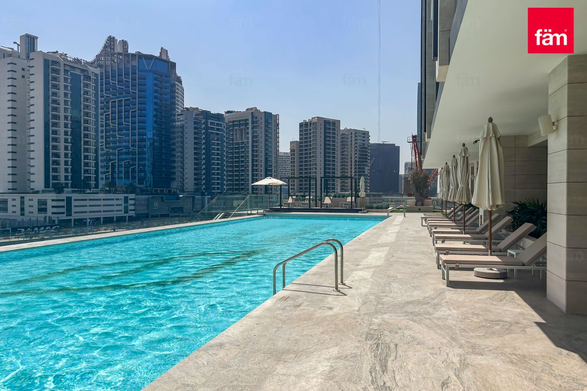 Multiple Options | Luxurious | High Floor | Vacant-15